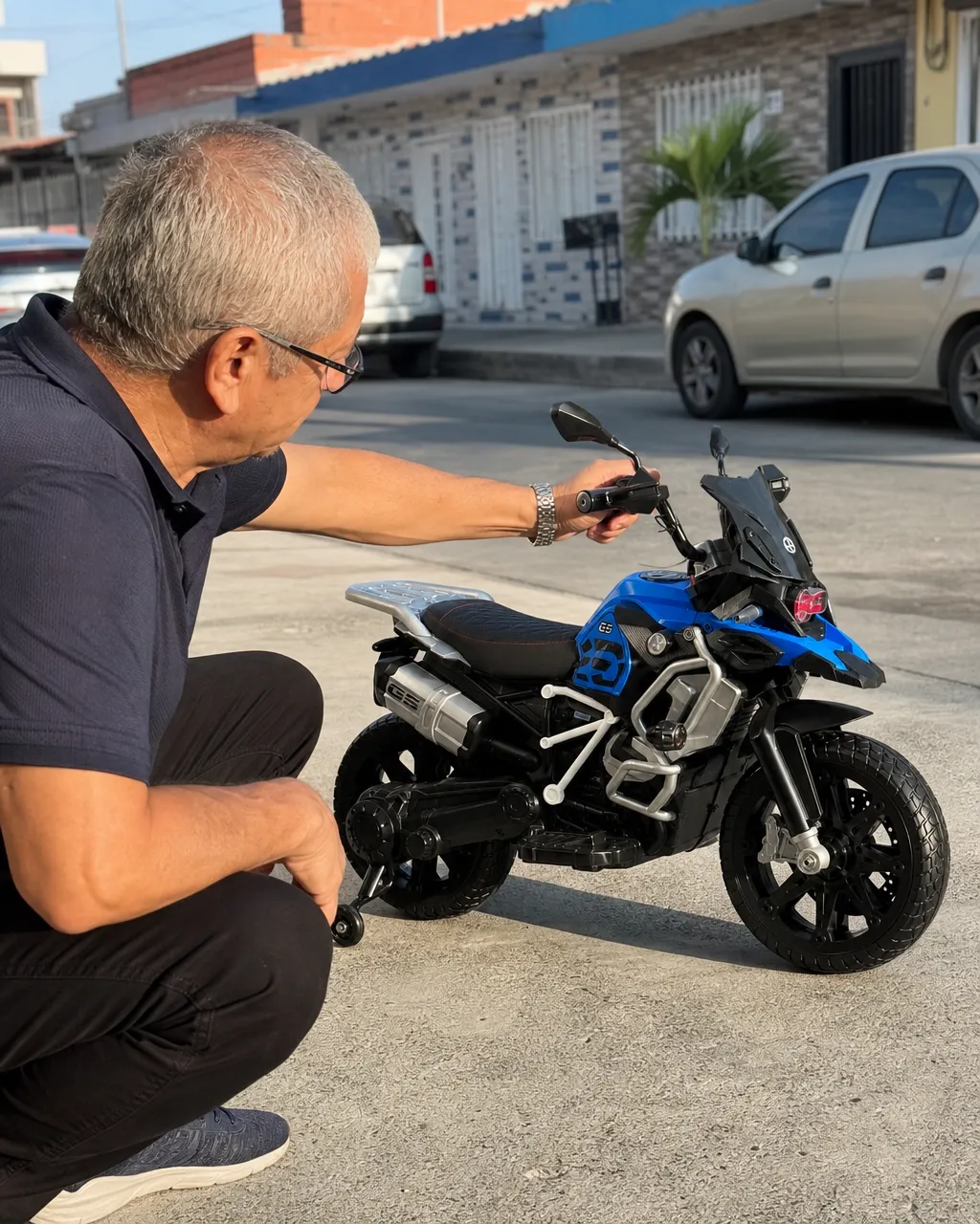 Moto Eléctrica Infantil Aventura 12V en uso